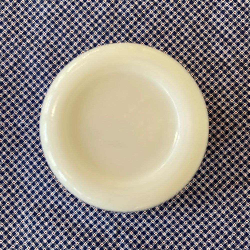 MCM Hazel Atlas White Splash-Proof Mixing Bowl - Apple Design - Picture 6 of 14